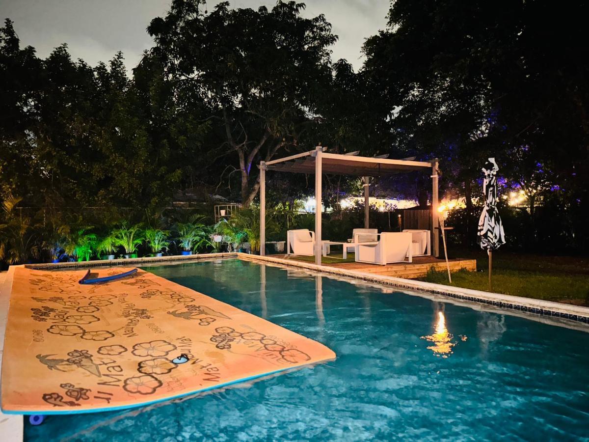 With Amazing Pool *