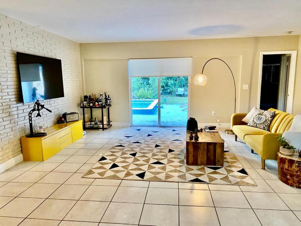 Villa With Amazing Pool Miami