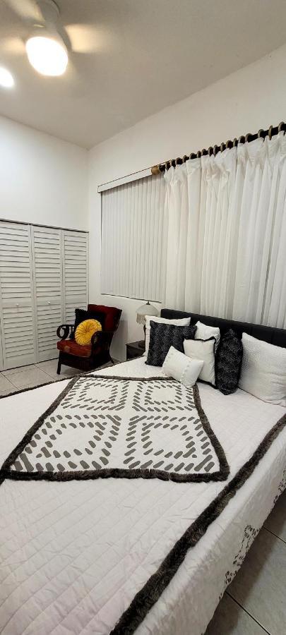 Palmeras South Apartment Miami