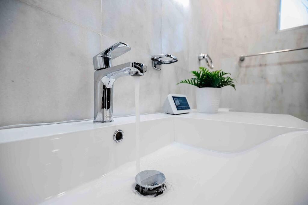 Villa Exquisite Luxe 3 Bed With Hot Tub!