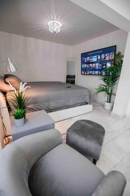 Exquisite Luxe 3 Bed With Hot Tub! Villa Miami