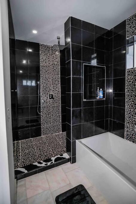 Villa Exquisite Luxe 3 Bed With Hot Tub! *
