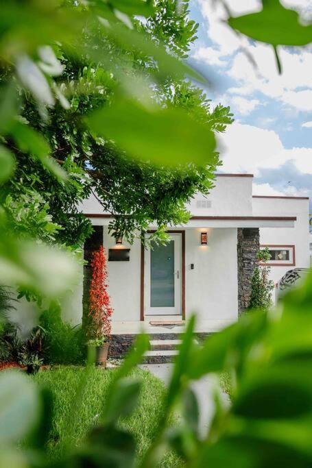Exquisite Luxe 3 Bed With Hot Tub! * Miami
