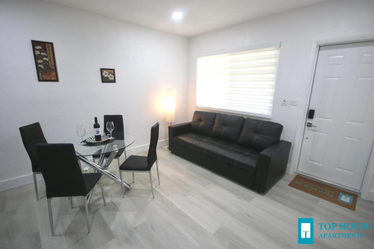 251 Airport/top House *