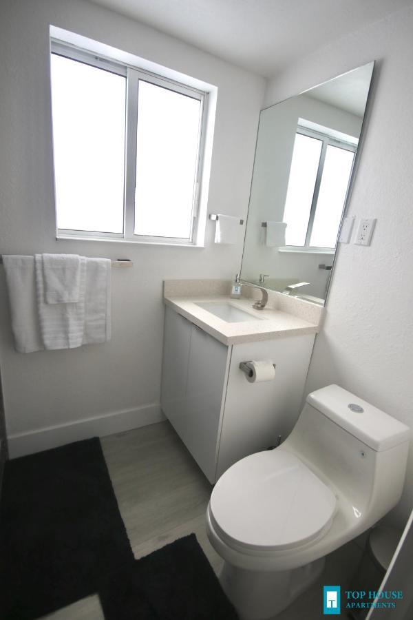 251 Airport/top House Miami