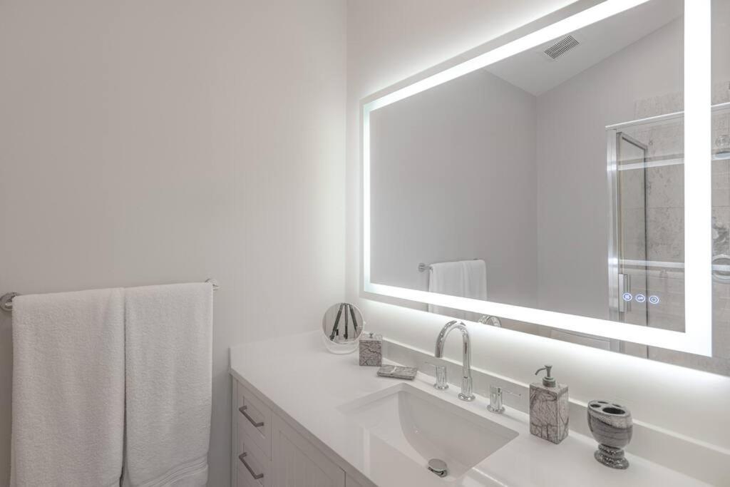 At St Unit A Luxury Pool Villa, Pet Friendly
