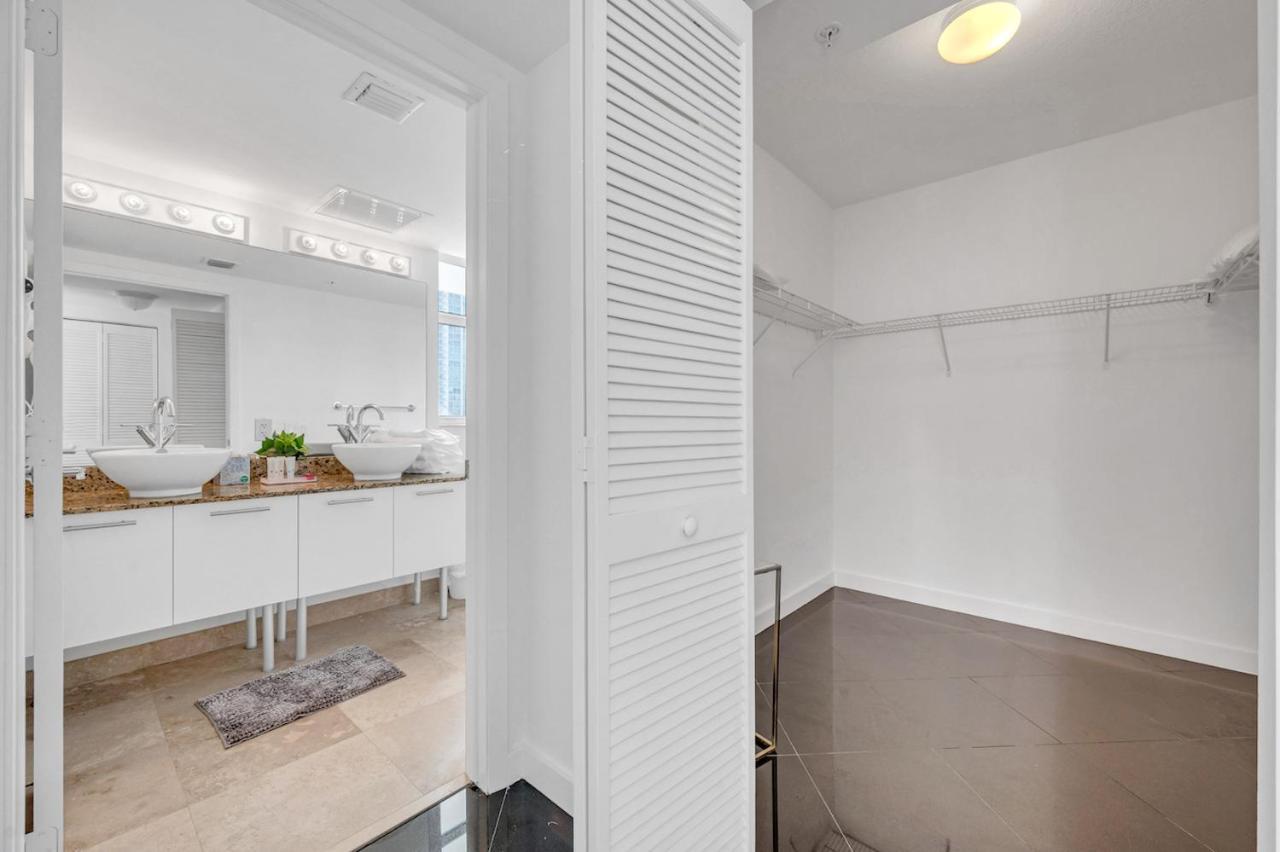 Iconic 2 Bedroom Loft Brickell-stunning Views Apartment *