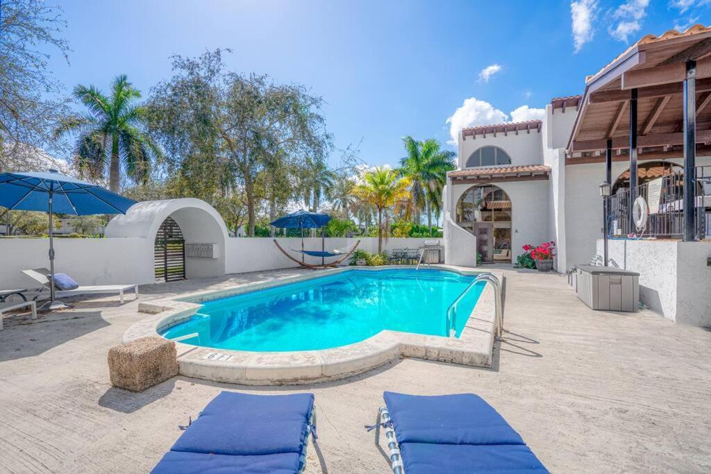 Villa At St Unit A Luxury Pool Villa, Pet Friendly Miami