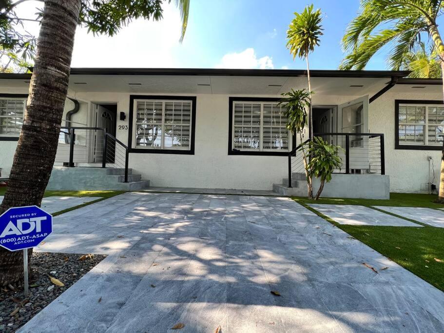 Stylish 3/2 Centrally Located! Apartment Miami