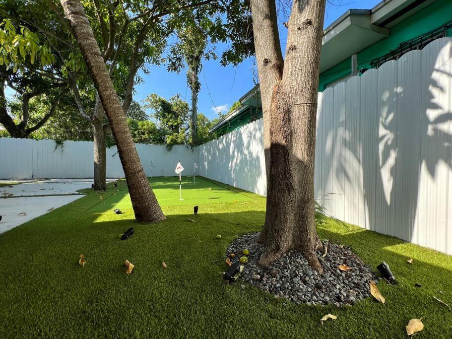 Stylish 3/2 Centrally Located! Apartment *