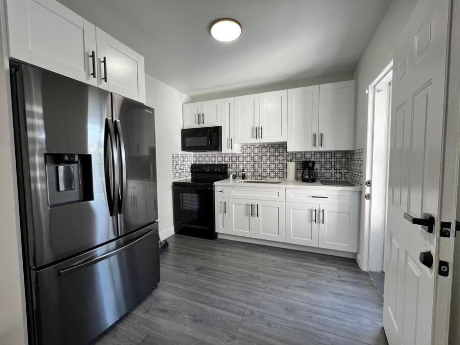 Stylish 3/2 Centrally Located! * Miami