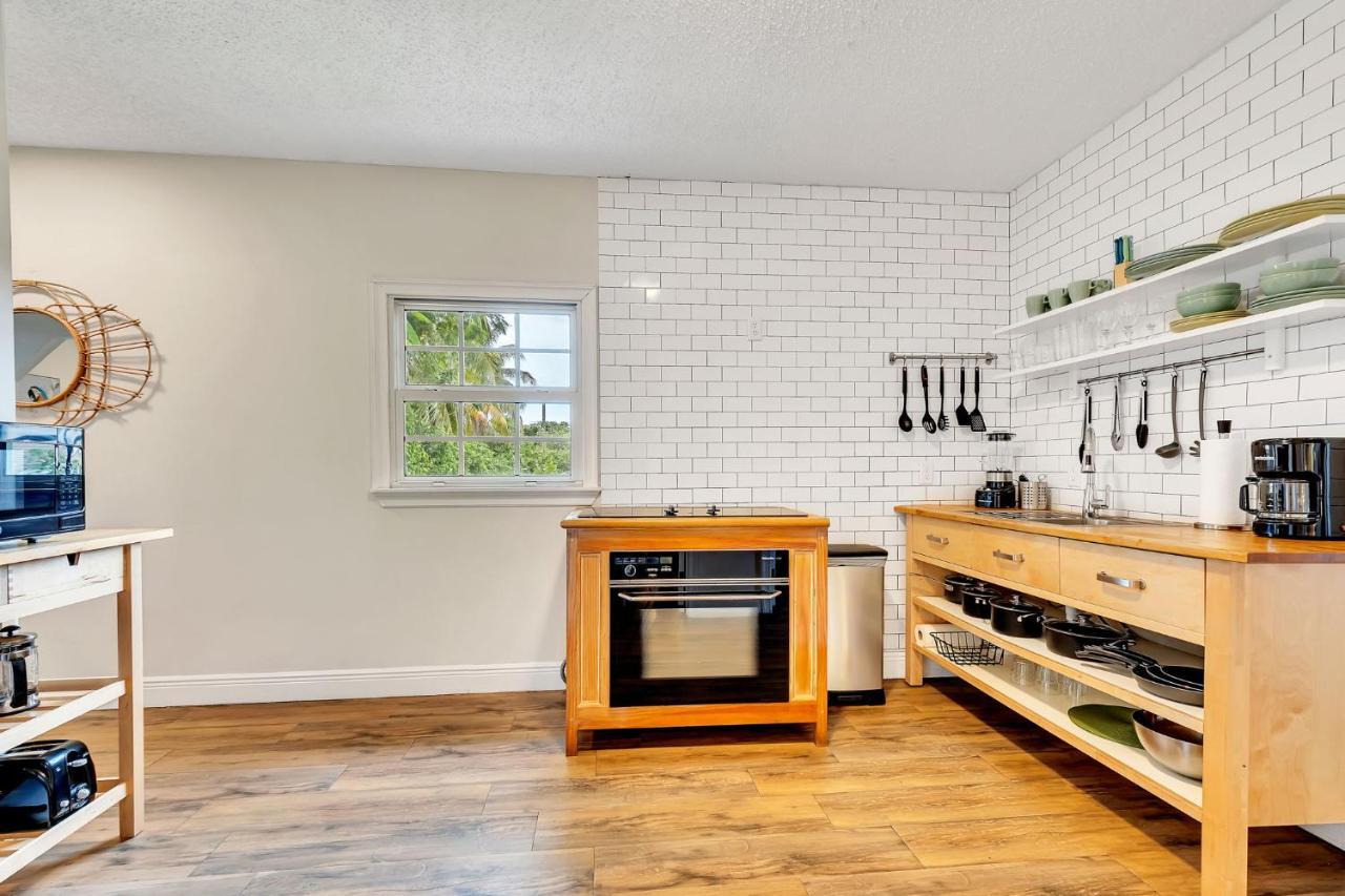 Casa Del Rio 4 Bed 2 Bath Next To River 1826
