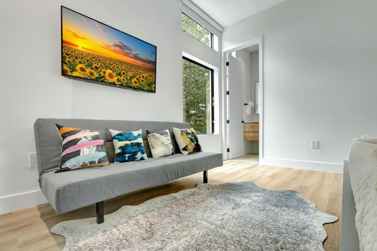 Holiday home Modern Design And Brand New Furniture Miami