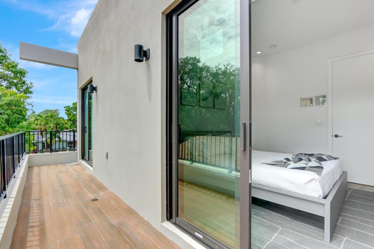 Modern Design And Brand New Furniture * Miami