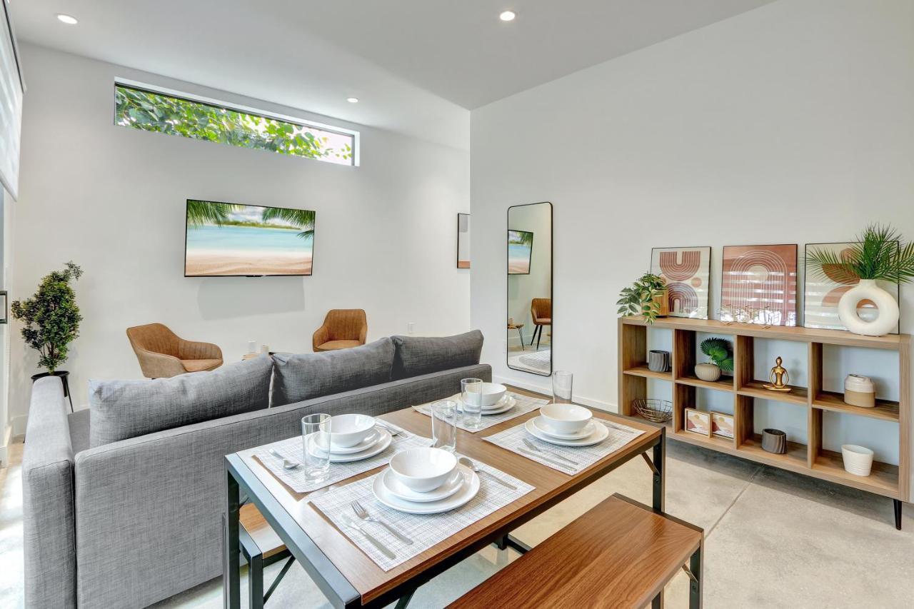 Modern Design And Brand New Furniture Holiday home Miami
