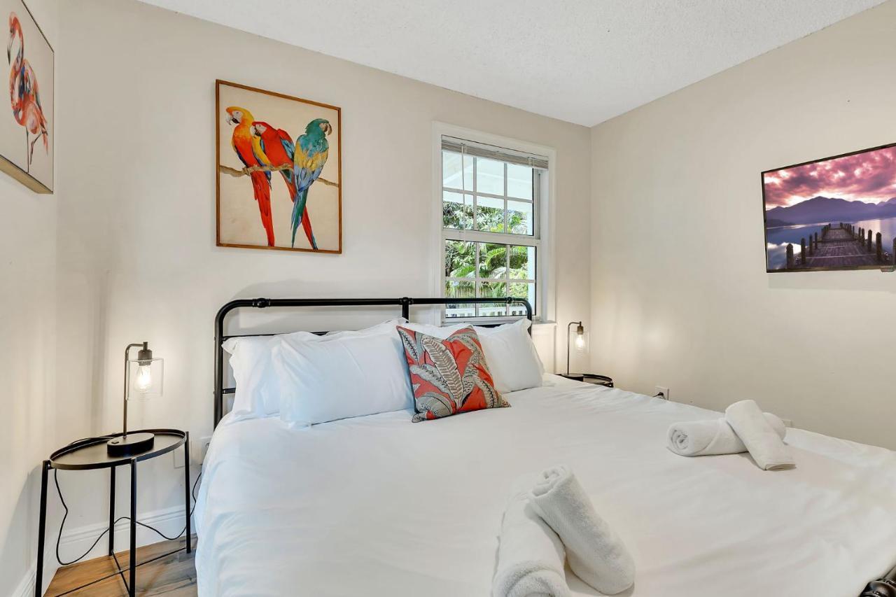 Casa Del Rio 4 Bed 2 Bath Next To River 1826