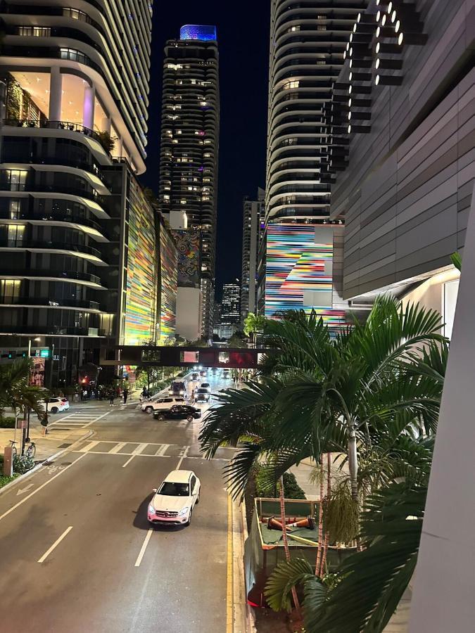 Brickell Unit, Amazing View, Balcony, Pool, 1 Free Parking Apartment *
