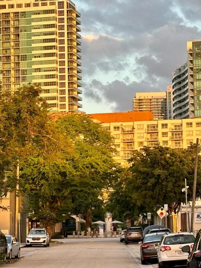 2 Twin Bedroom - Location In - Luggage Storage, Parking And Laundry For Free!!!! * Miami