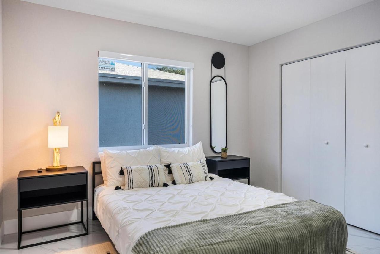 4 Bedroom Retreat Bbq Marketplace * Miami