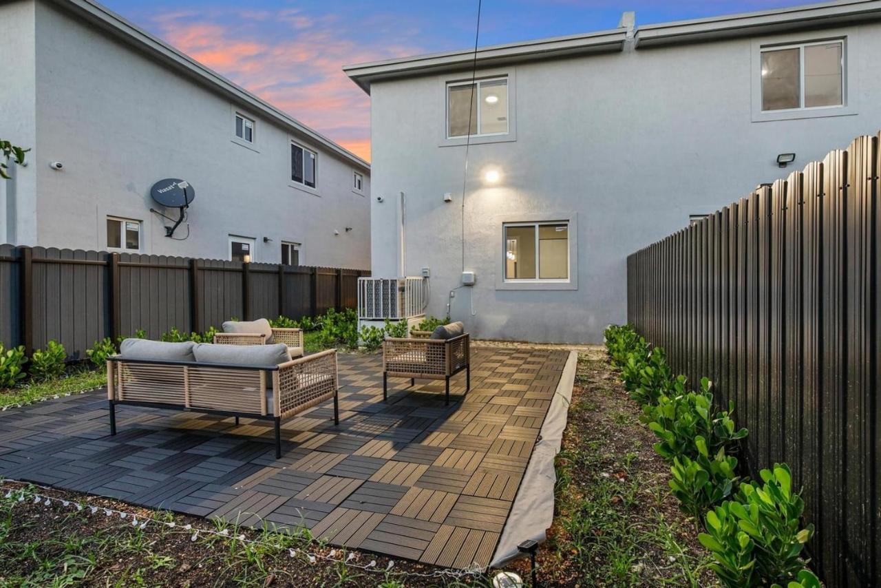 Apartment 4 Bedroom Retreat Bbq Marketplace
