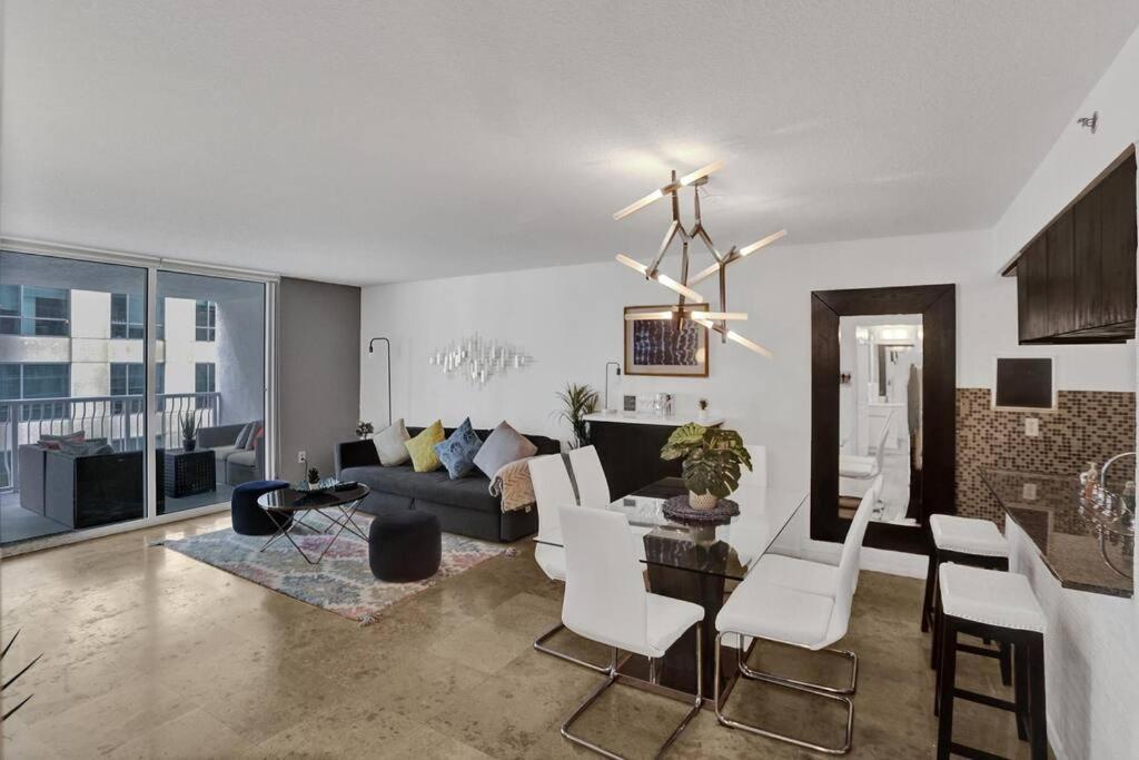 Superb Private Unit Perfectly Located In Brickell Apartment