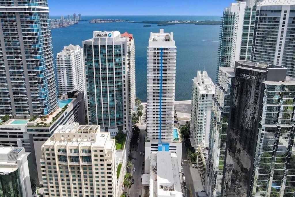 Superb Private Unit Perfectly Located In Brickell * Miami