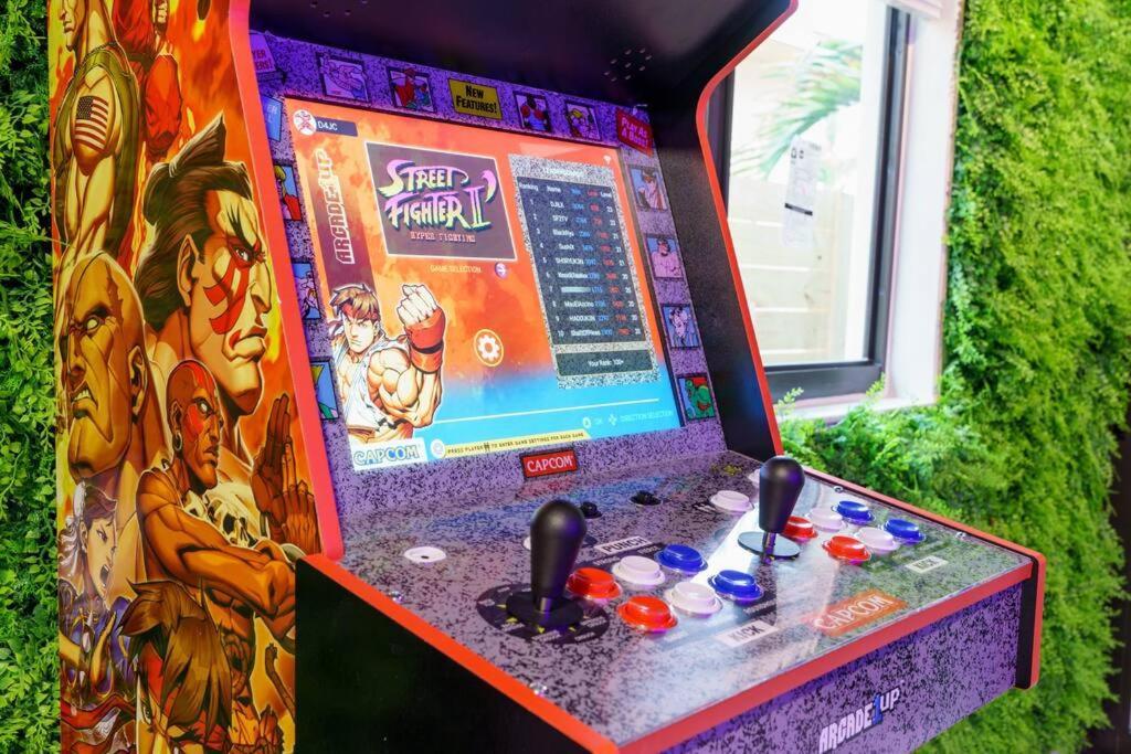 Apartment New & Calle Ocho With Arcade!