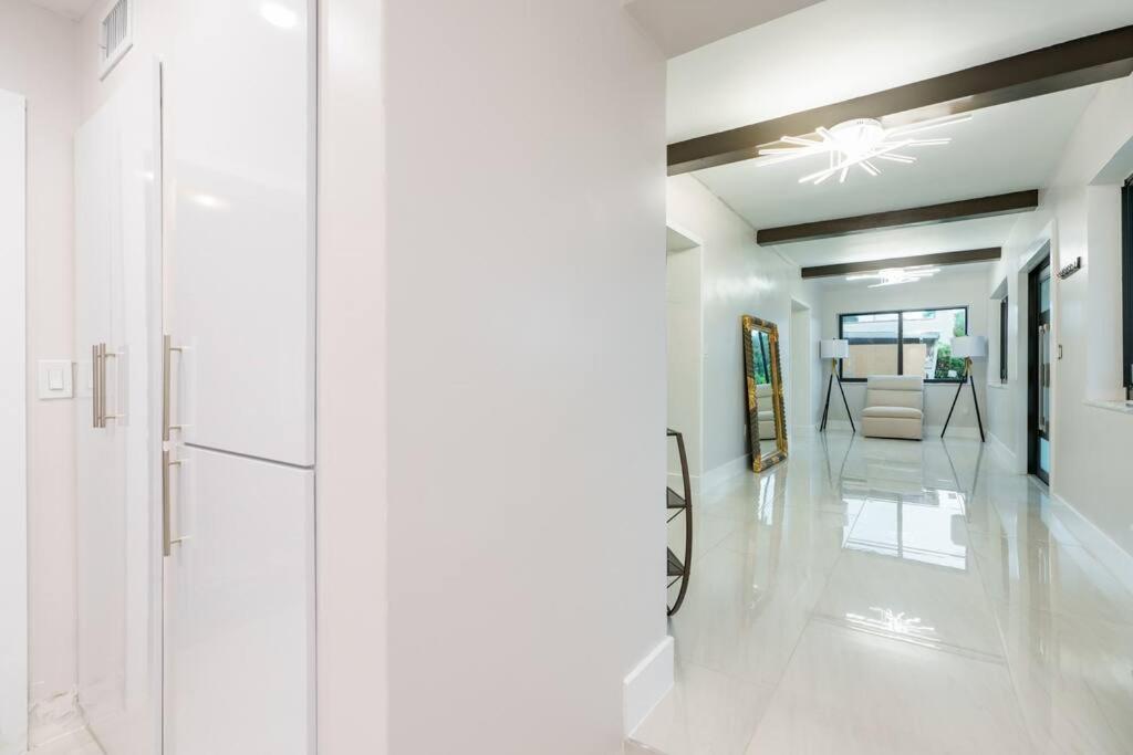 Apartment New & Calle Ocho With Arcade!