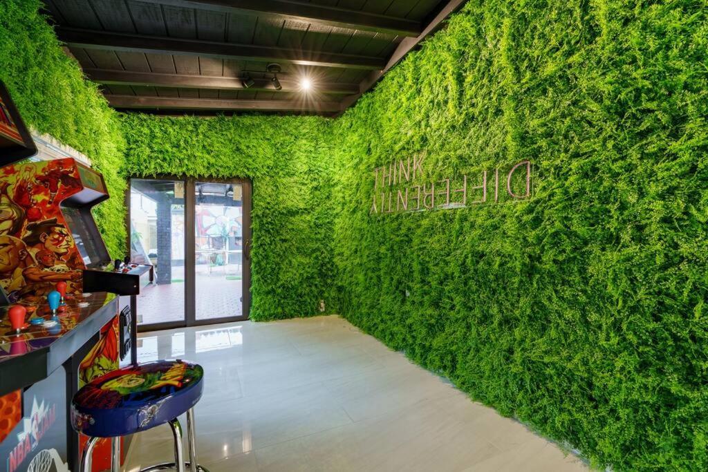 Apartment New & Calle Ocho With Arcade!