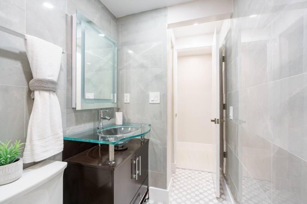 New & Calle Ocho With Arcade! Apartment *