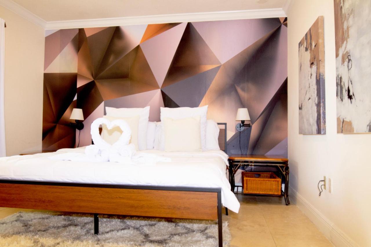 Dreampoolhousemiami *