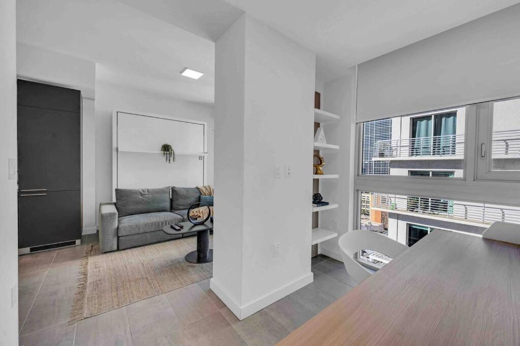 Breathtaking 1br In The Heart Miami