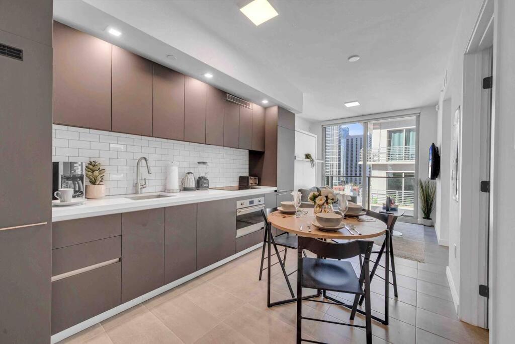 Breathtaking 1br In The Heart Miami