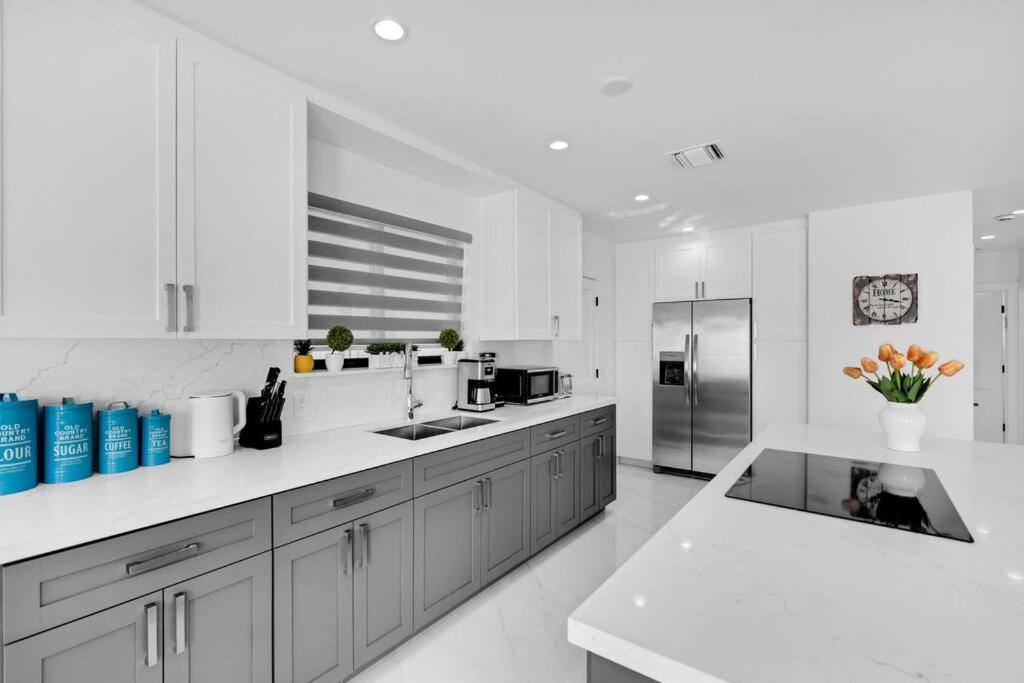 Modern Home, Heated Pool Hot-tub, 12min To Ocean Villa
