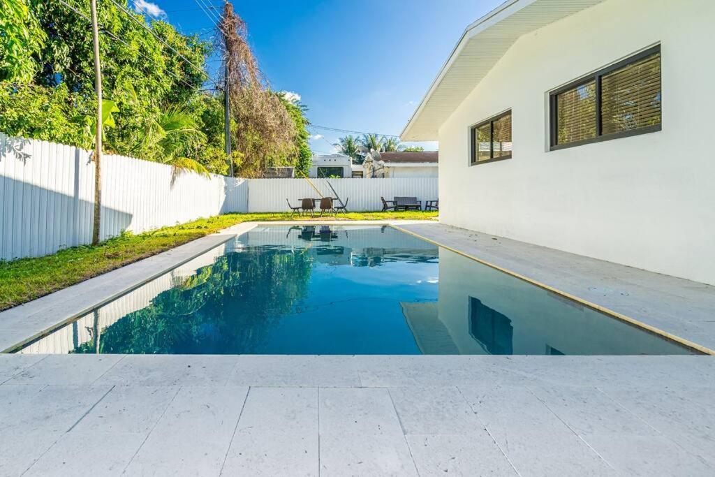 Modern Home, Heated Pool Hot-tub, 12min To Ocean *
