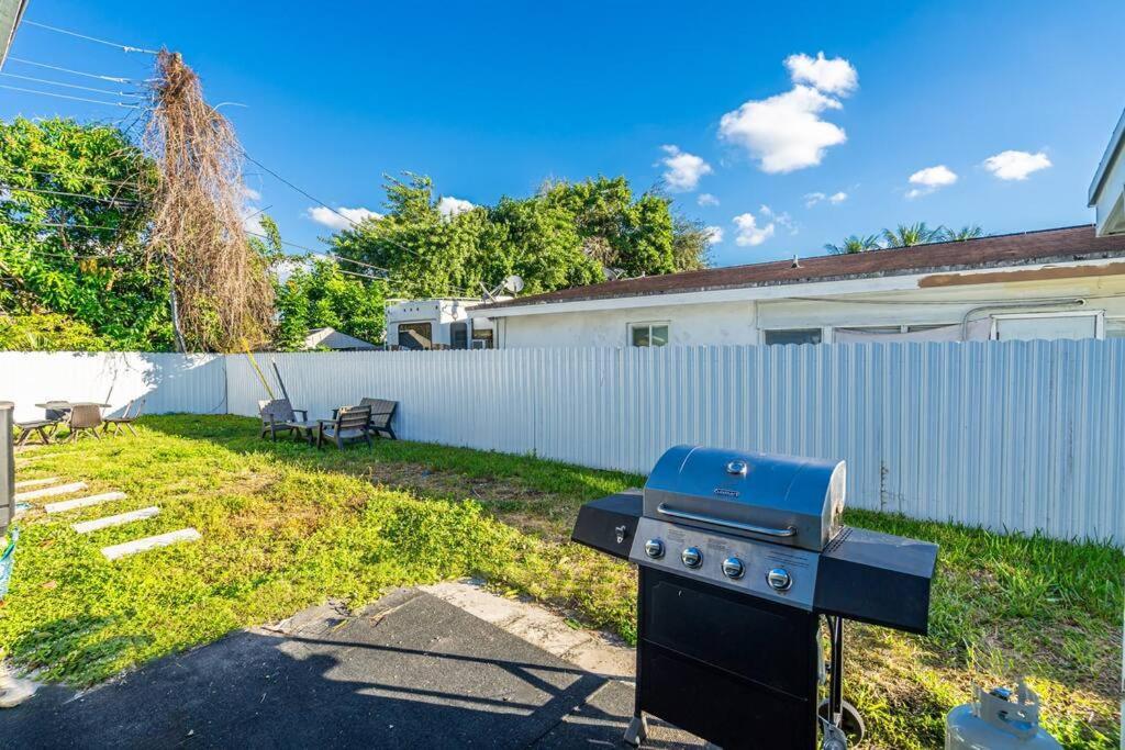 Villa Modern Home, Heated Pool Hot-tub, 12min To Ocean Miami