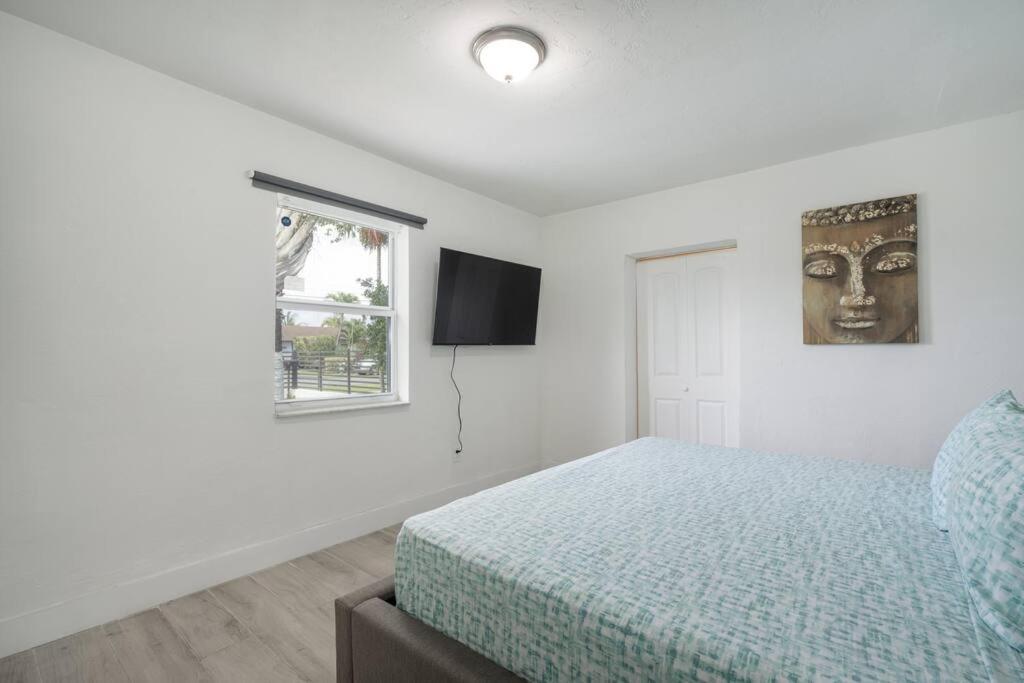Retreat To Luxury / 4br/ Bbq / Courtyard/parking * Miami