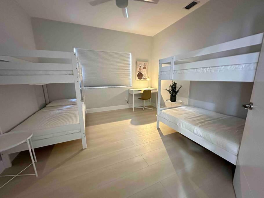 Cozy 4bed In Calle 8 *