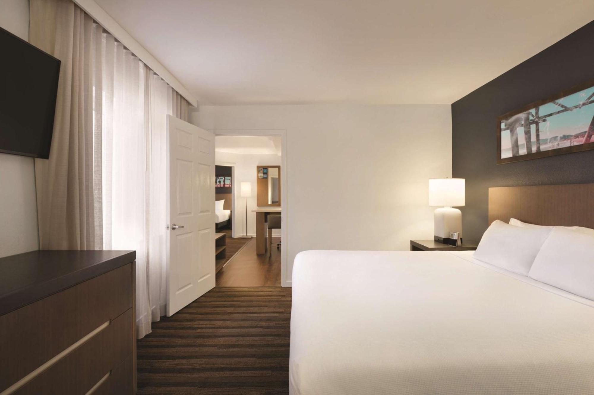 Hotel Hyatt House Airport 3*