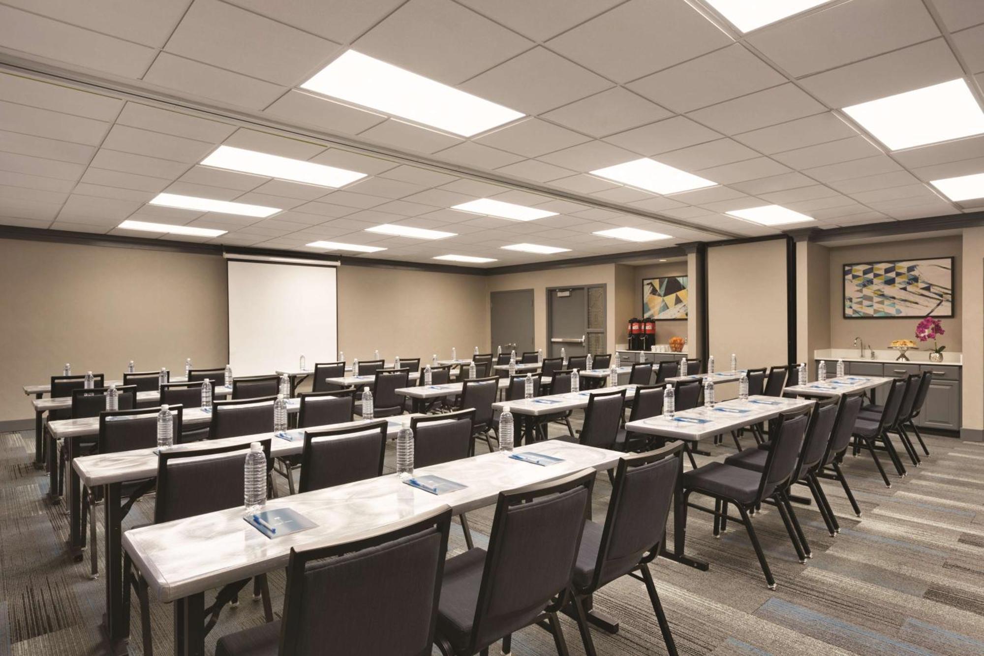 Hyatt House Airport Hotel