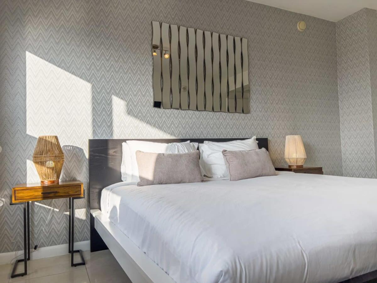Vakantiehuis Palm Place Heart Of With Parking Pool And Gym Miami
