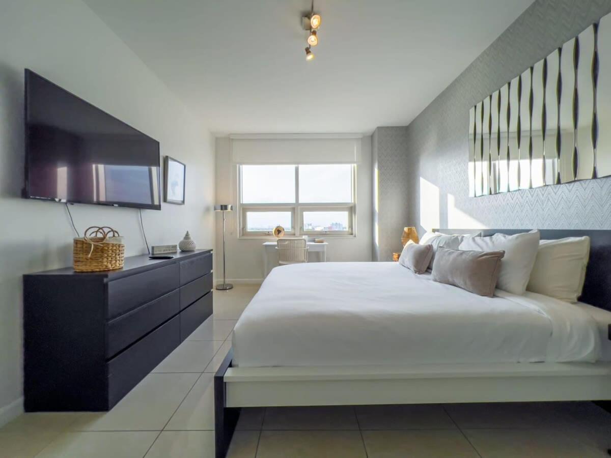 Palm Place Heart Of With Parking Pool And Gym * Miami