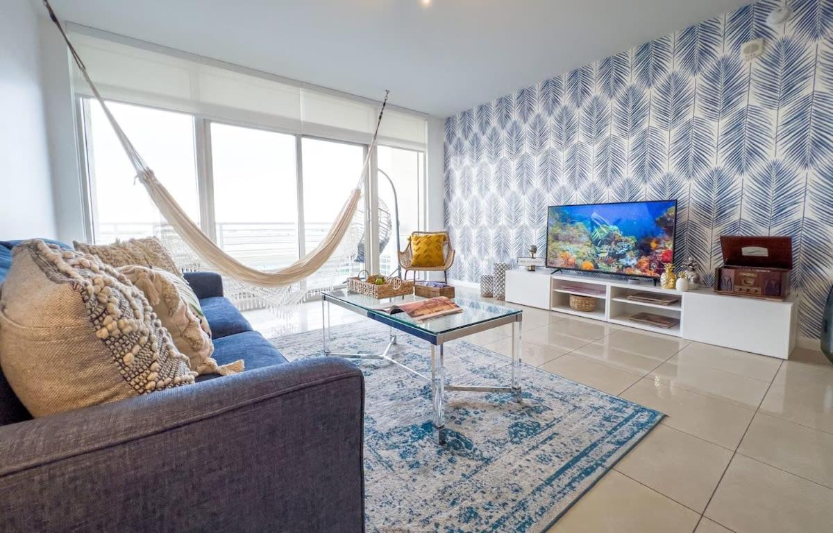 Palm Place Heart Of With Parking Pool And Gym *