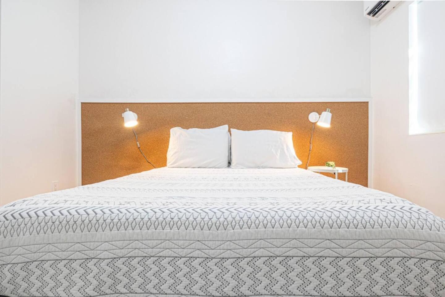 Stylish 2bed El Portal *