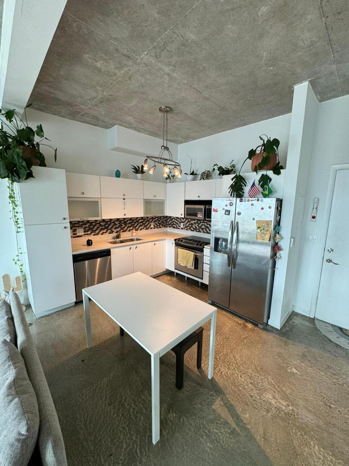Loft 1 *