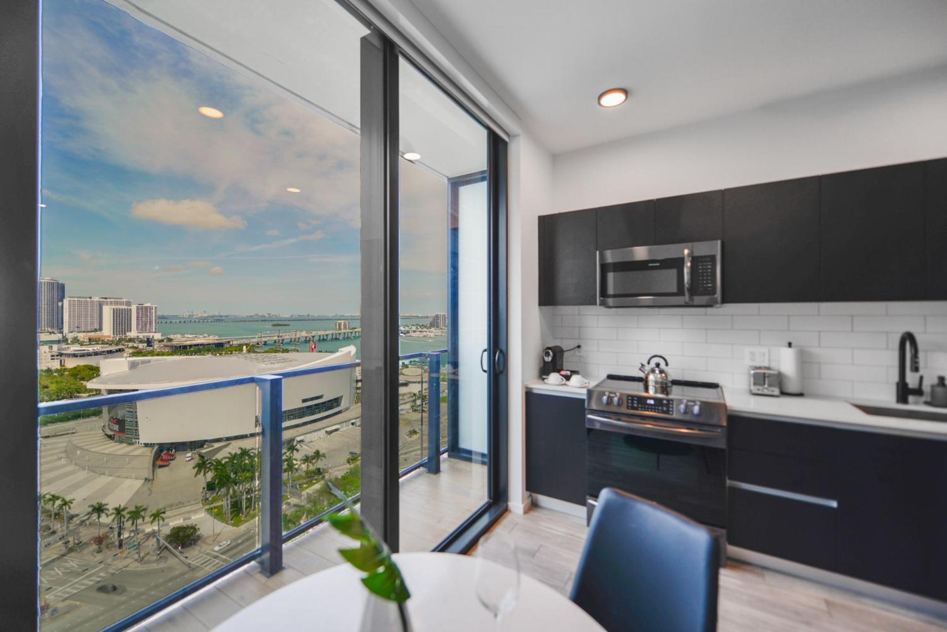 Exclusive Oasis: Charming Studio Near To Bayfront Park Apartment