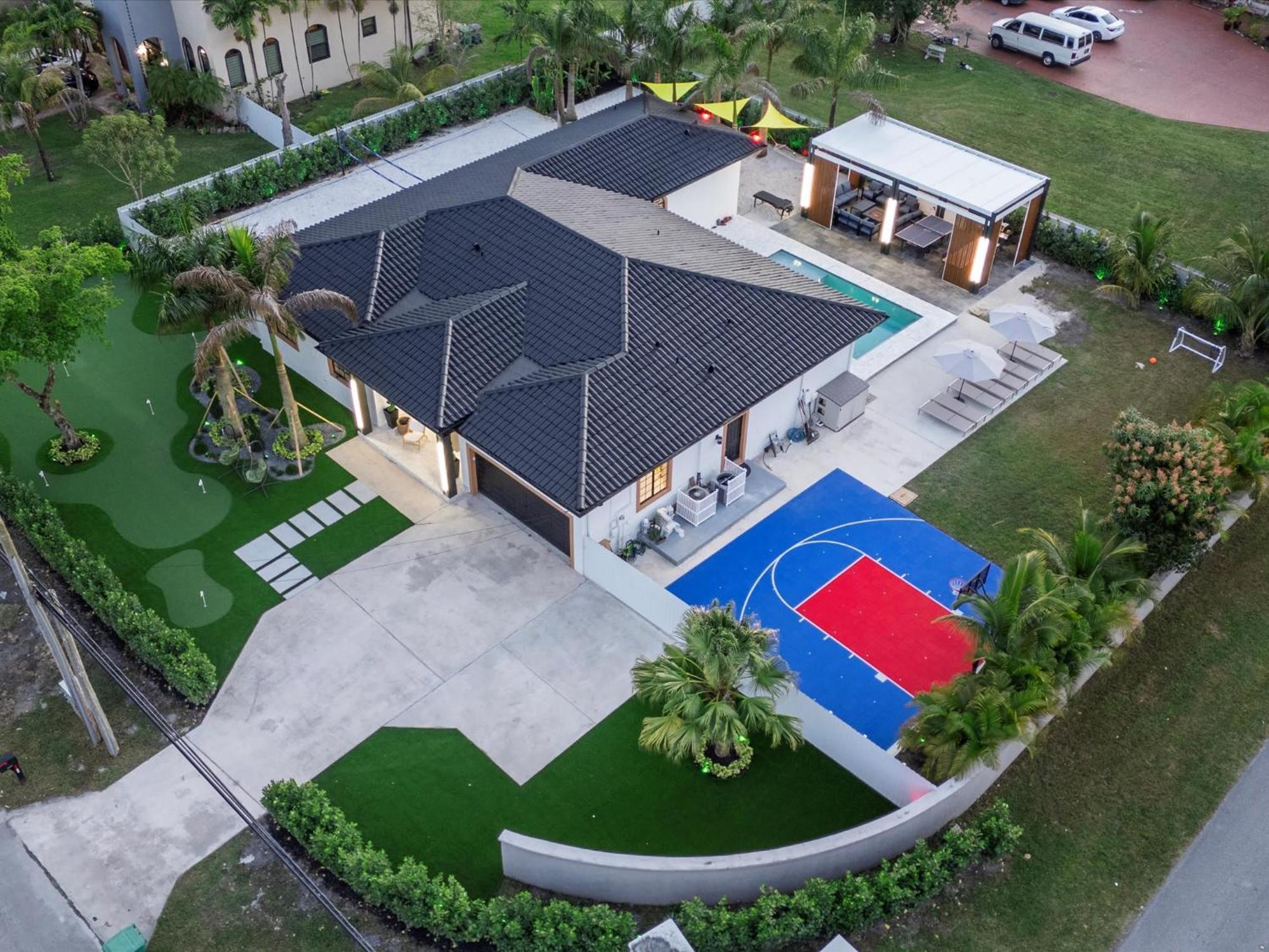 Art Pool Golf Volleyball Holiday home