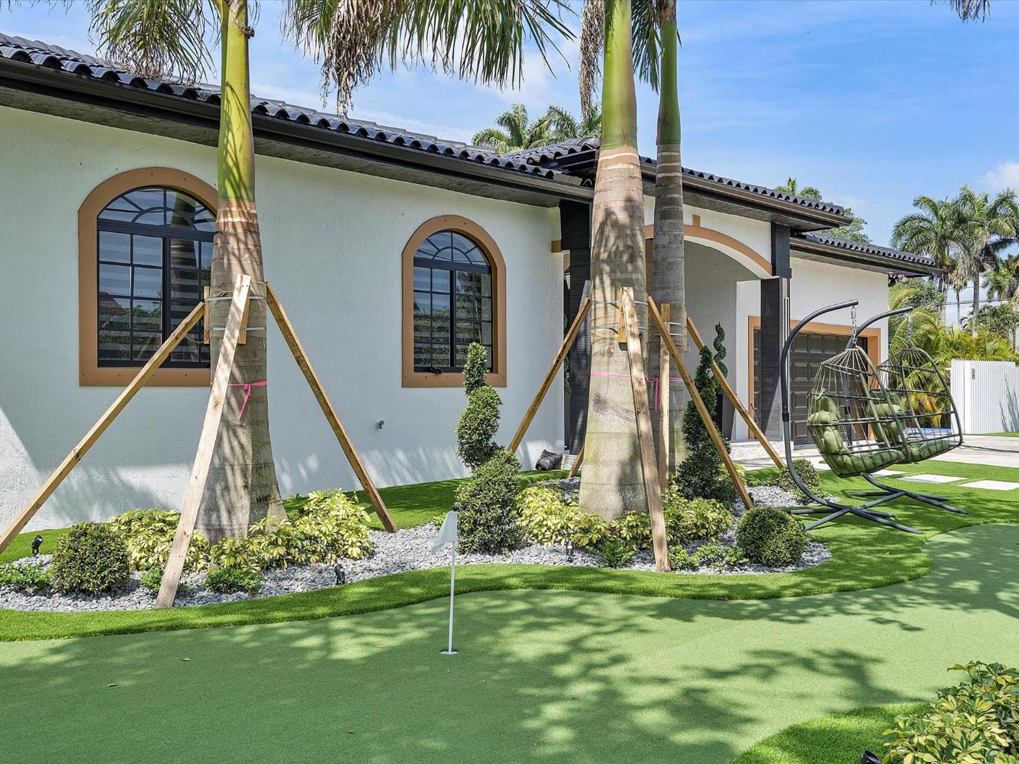 Art Pool Golf Volleyball Holiday home *