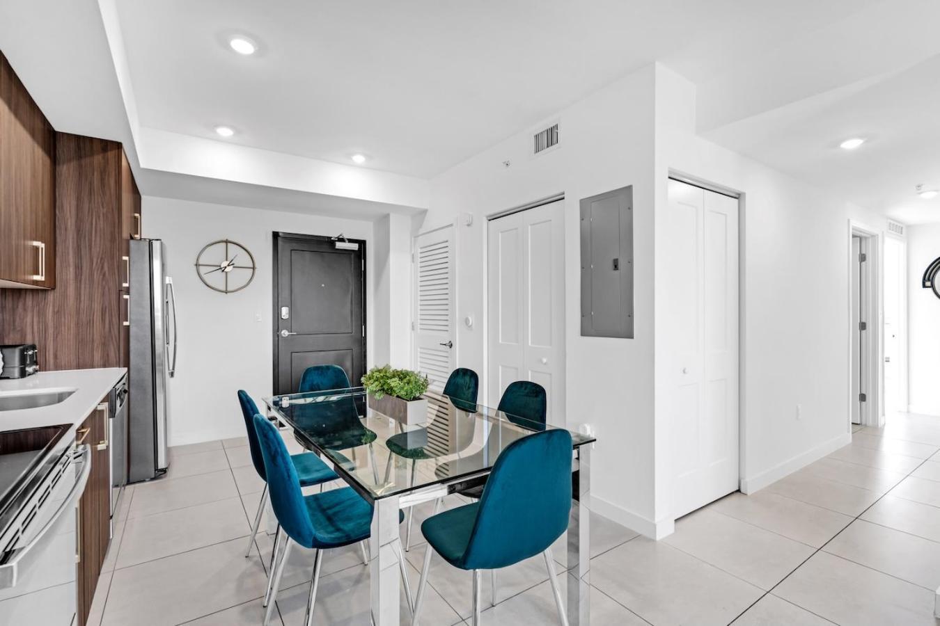 Apartment Chic 3 Bed Retreat Mins Brickell With Free Parking *