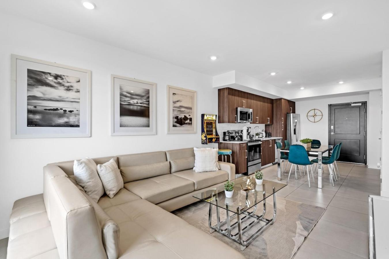 Chic 3 Bed Retreat Mins Brickell With Free Parking Miami